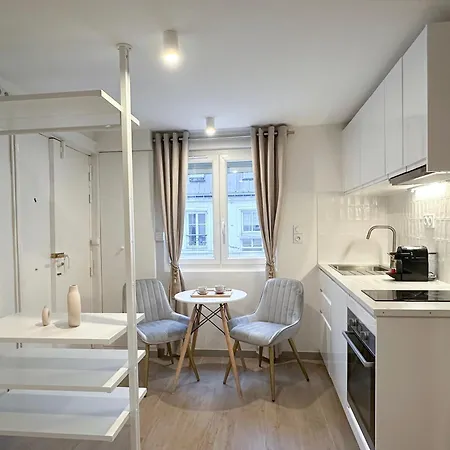 Brand New Properties Near La Madeleine ! Parijs Buitenkant foto