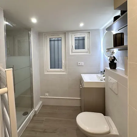 Brand New Properties Near La Madeleine ! Parijs Buitenkant foto