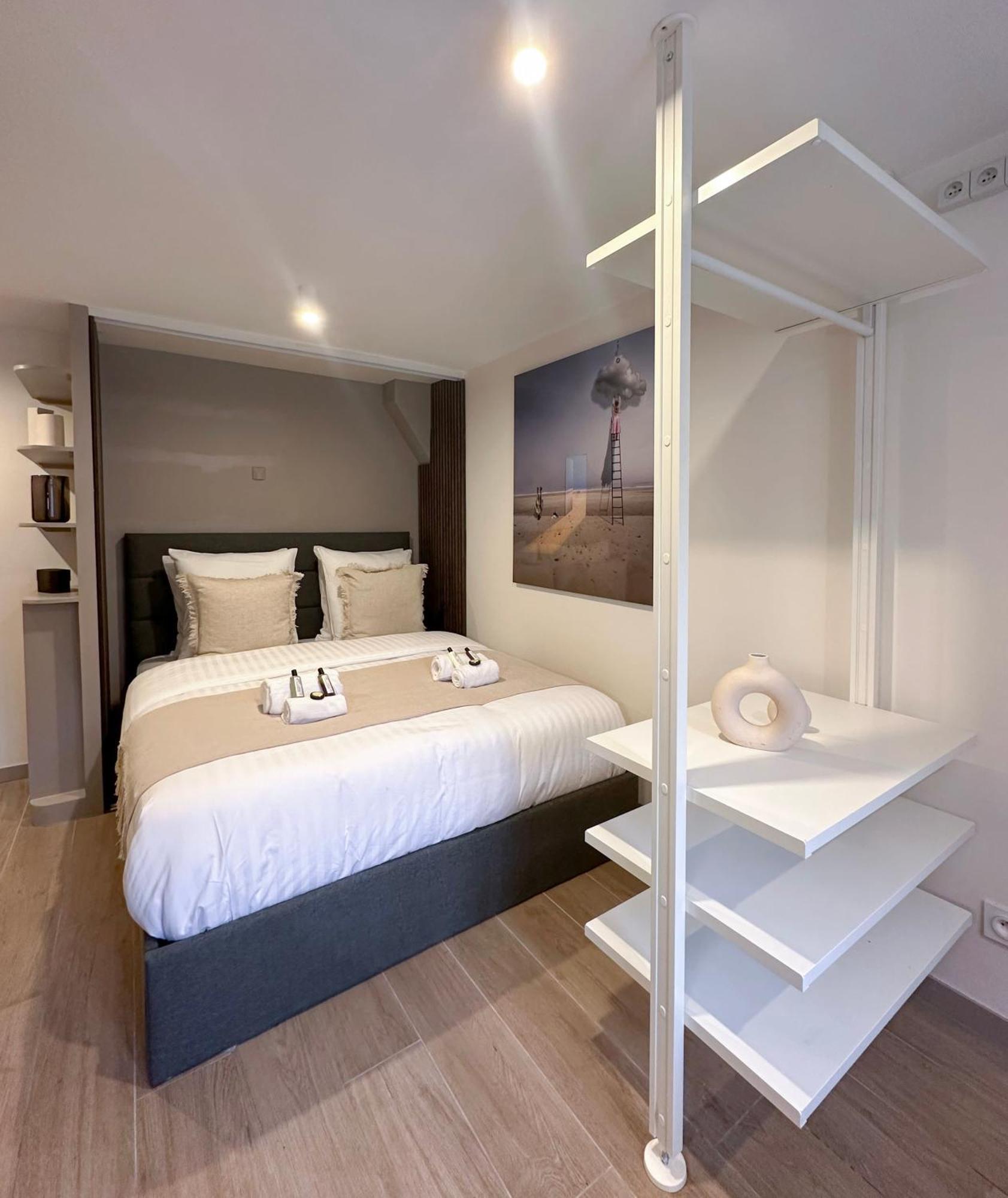 Brand New Near La Madeleine ! Appartement Parijs