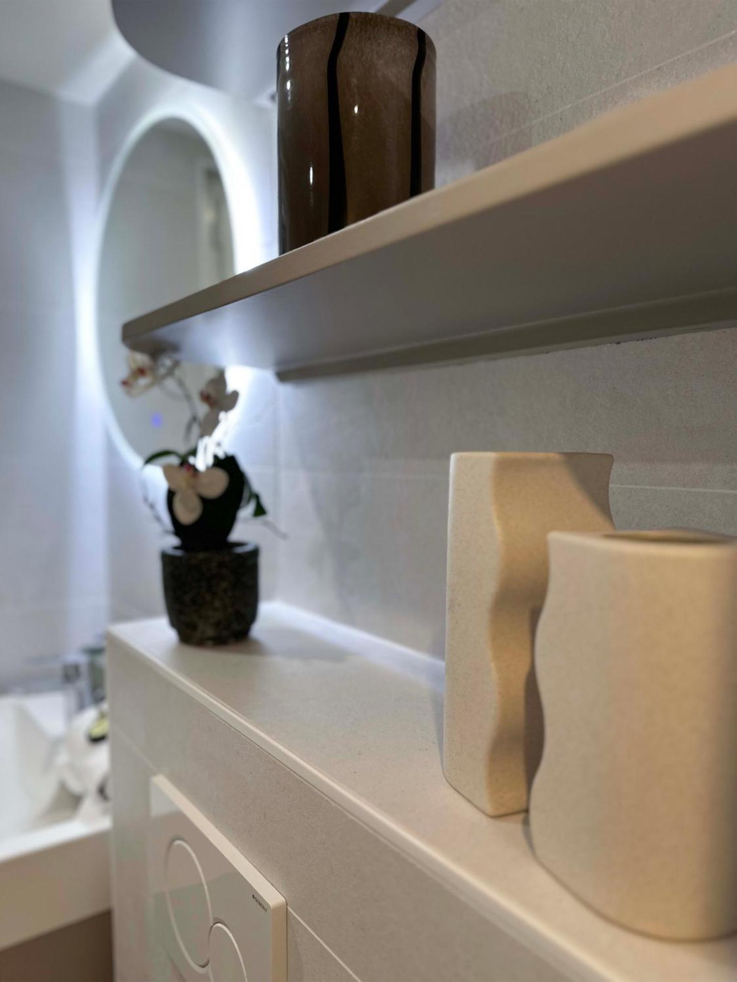 Brand New Near La Madeleine ! Appartement Parijs